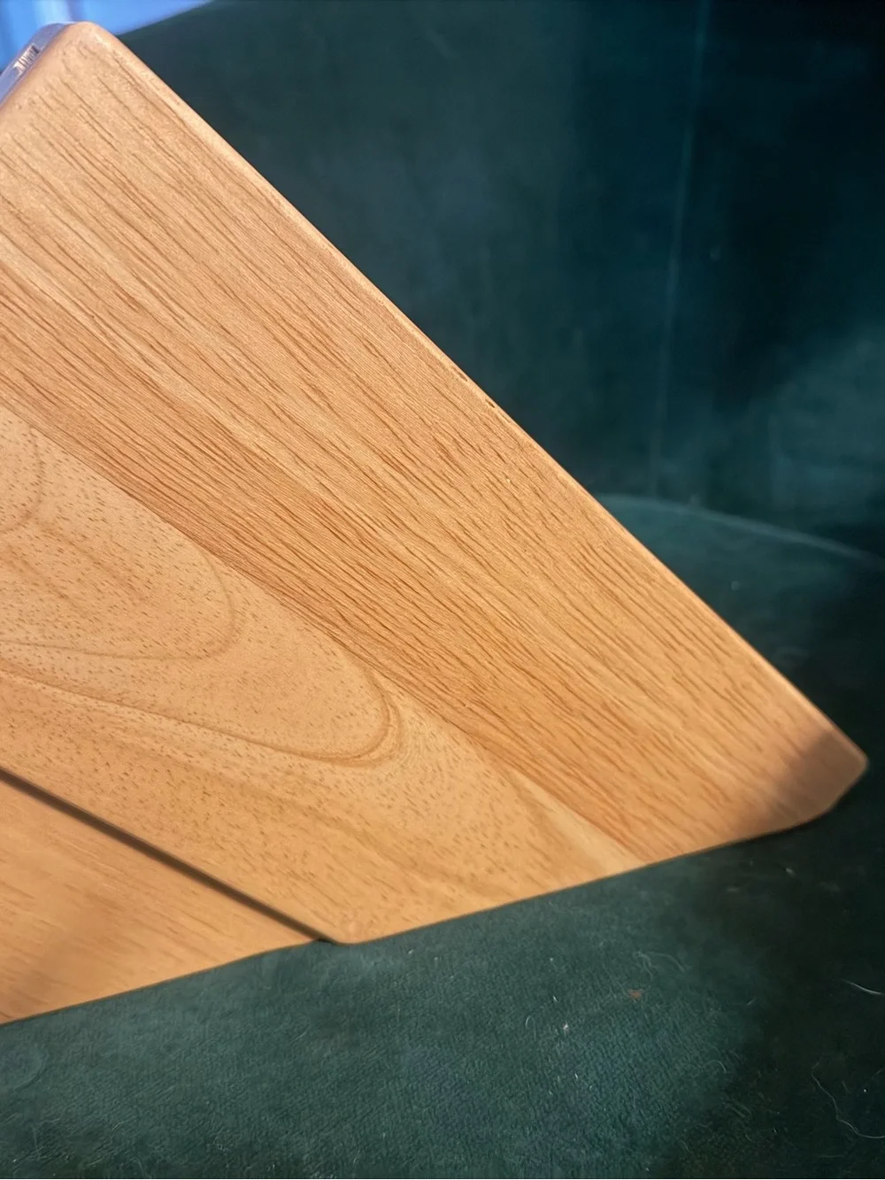 Henckles knife block- 14 knives are 2 accessories